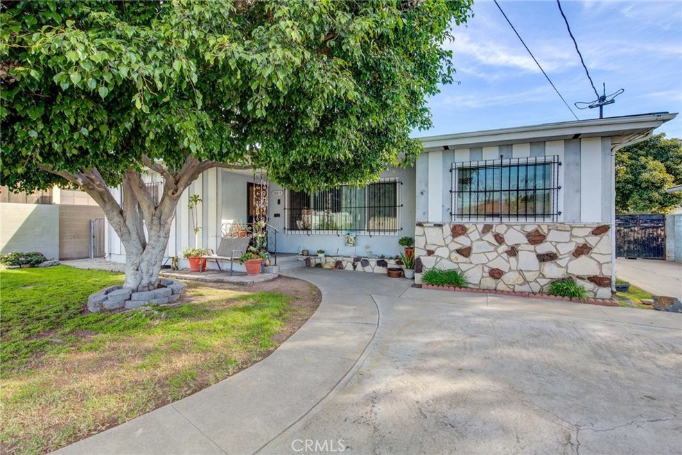 10814 Mansel Ave, Inglewood, CA 90304 - photo 1