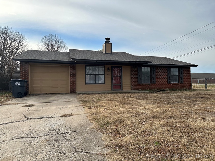 1012 E 143rd St, Glenpool, OK 74033 - photo 1