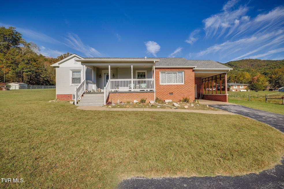 185 Banjo Dr, Hiltons, VA 24258 - photo 1