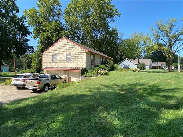 500 S Washington St, Raymore, MO 64083 - photo 1