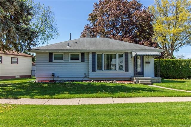 29635 Dembs Dr, Roseville, MI 48066 - photo 1