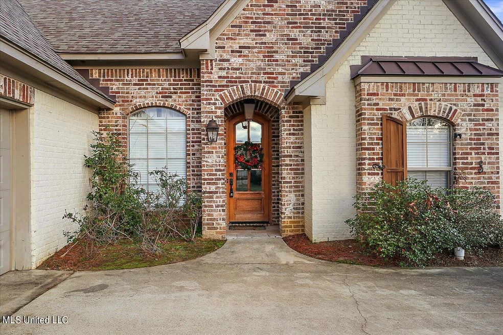03-144 Caledonian Blvd