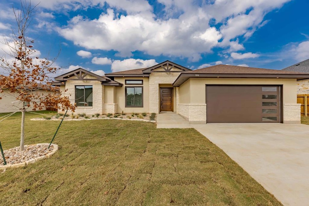 104 Parlin Ln, Fredericksburg, TX 78624 - photo 1