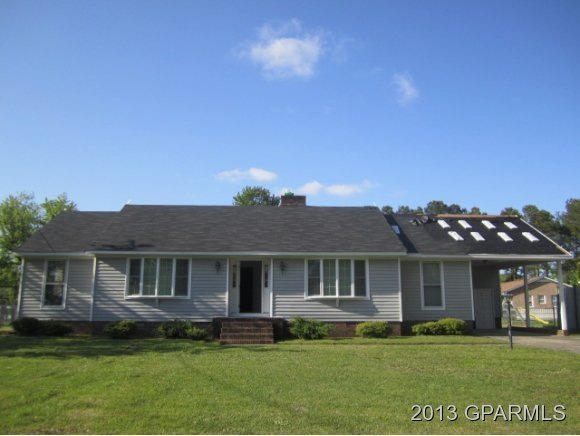 523 Village Dr, Winterville, NC 28590 - photo 1