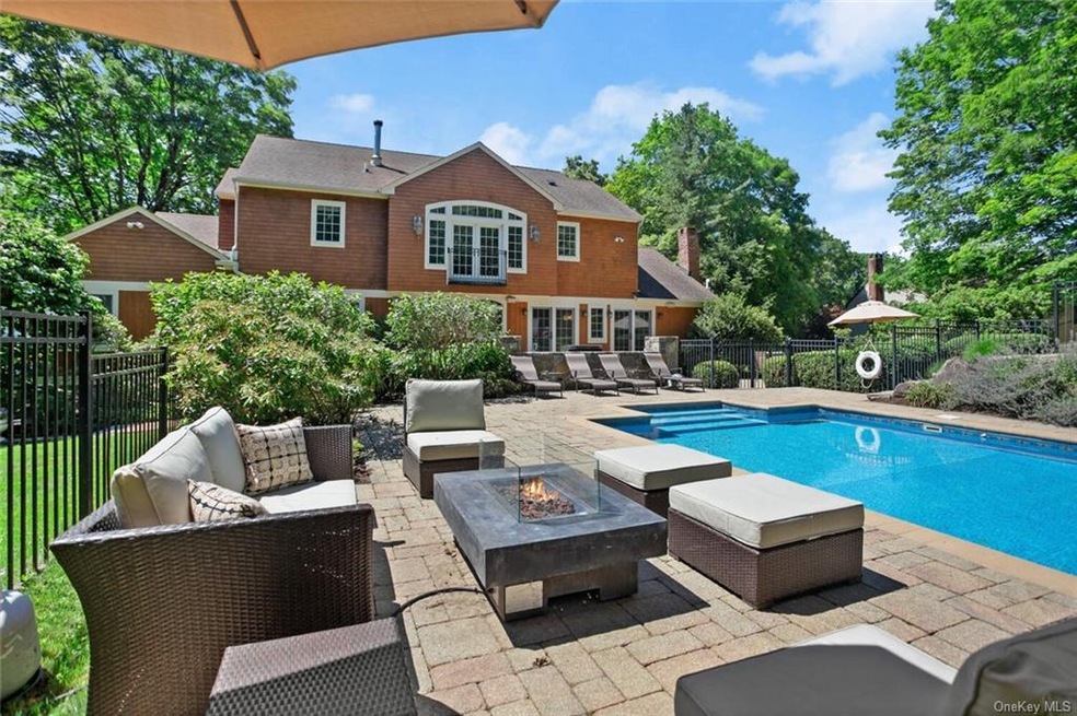 22 Woodcrest Dr, Armonk, NY 10504 - photo 1