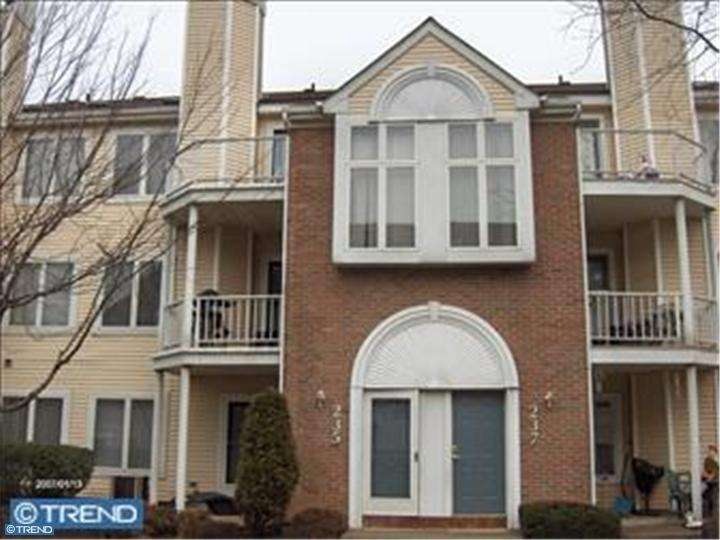 231 Jennifer Ct unit 1315, Levittown, PA 19057 - photo 1