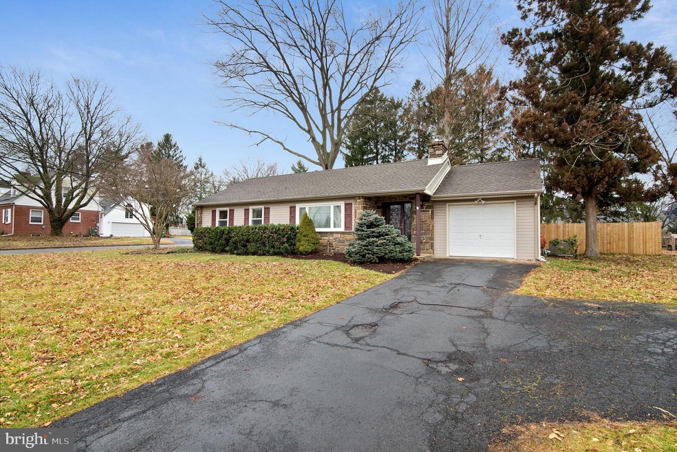 27 E Hillcrest Ave, Chalfont, PA 18914 - photo 1