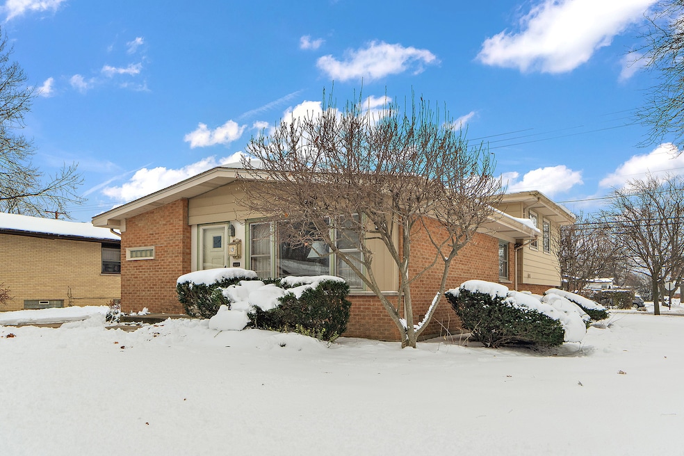 168 W Normandy Dr, Chicago Heights, IL 60411 - photo 1