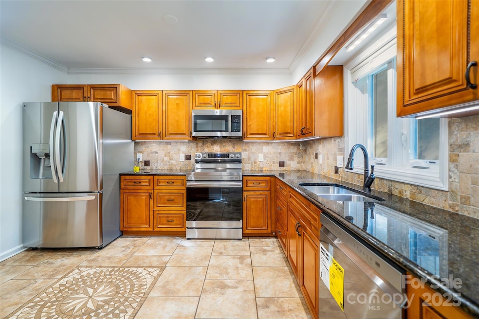 12 Pebble Creek Dr unit A2, Asheville, NC 28803 - photo 1