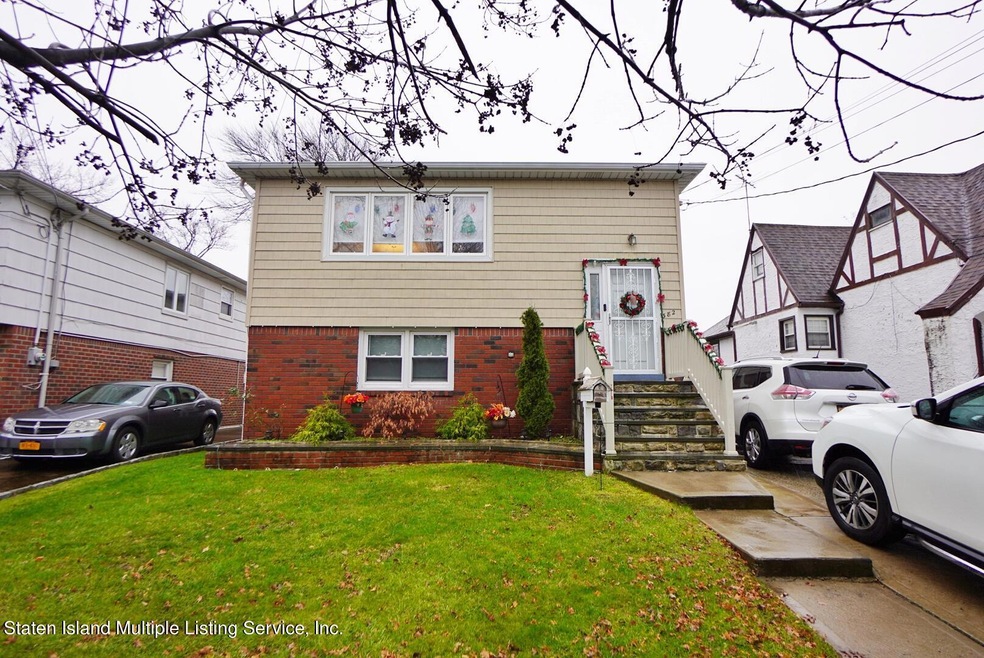 382 Clarke Ave, Staten Island, NY 10306 - photo 1