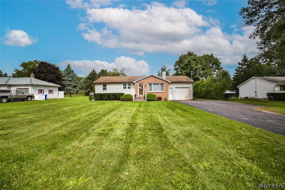 5141 Mapleton Rd, Lockport, NY 14094 - photo 1