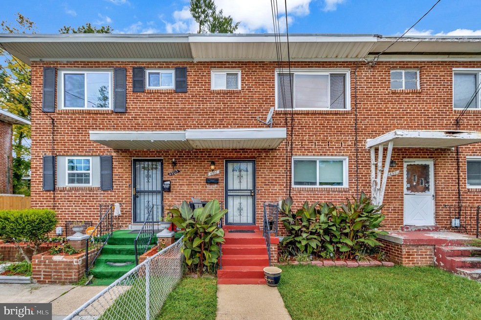 4903 Winthrop St, Oxon Hill, MD 20745 - photo 1