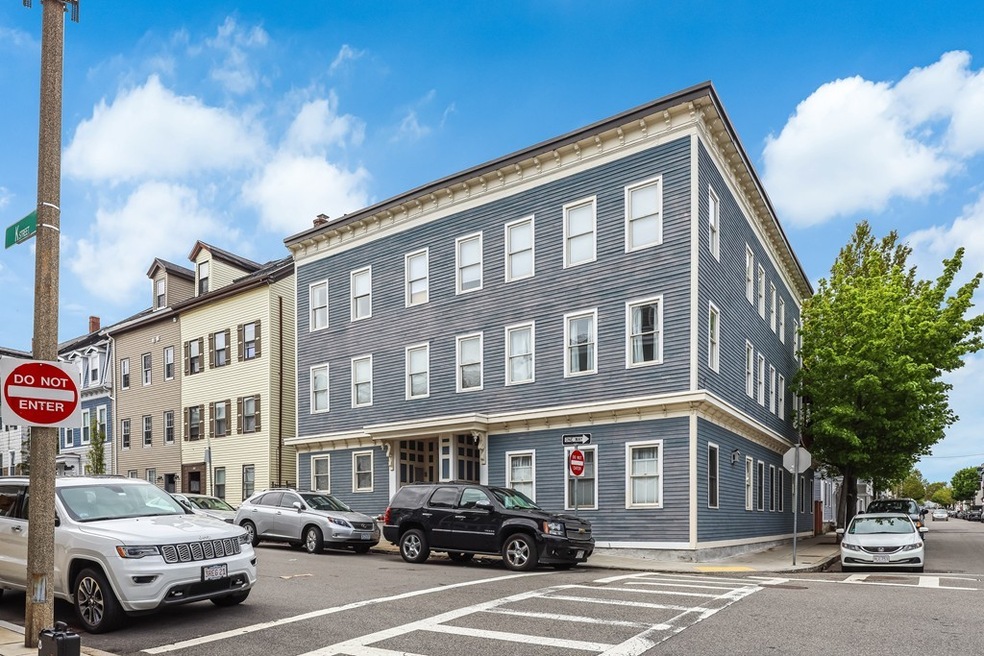203 K St unit 3, Boston, MA 02127 - photo 1