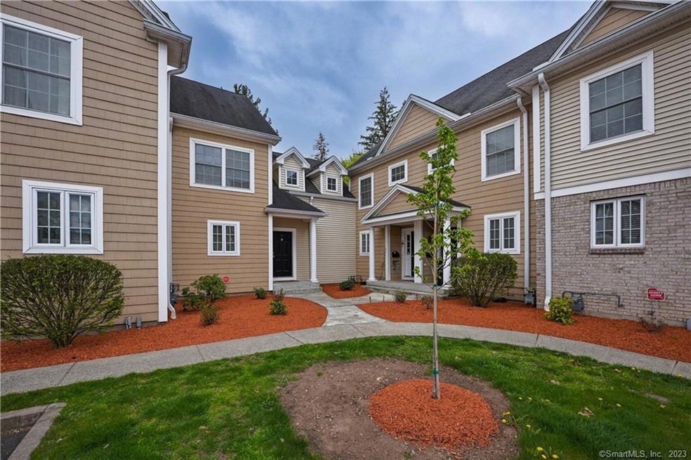 37 Alden St unit Q, Hartford, CT 06114 - photo 1