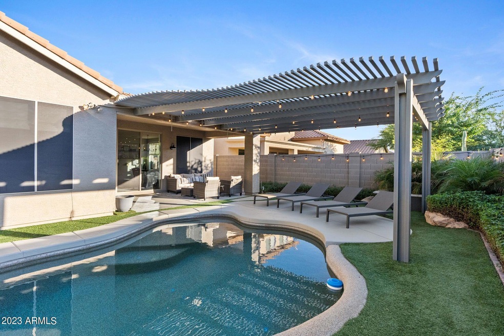 39616 N Rolling Green Way