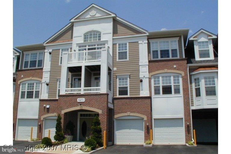 7871 Rolling Woods Ct unit 303, Springfield, VA 22152 - photo 1