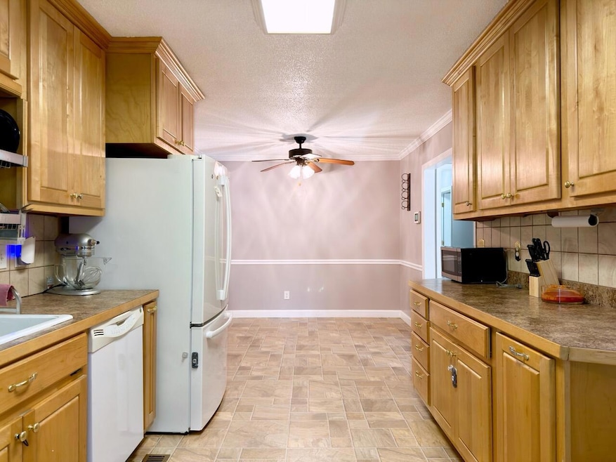 313 Rutledge St, Sumter, SC 29150 - photo 1