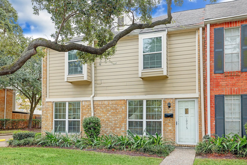 10315 Briar Forest Dr unit 215, Houston, TX 77042 - photo 1