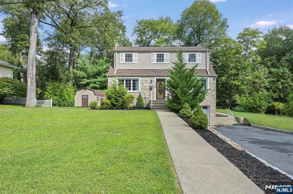 Sold $989,380 • Co-Listing Agent