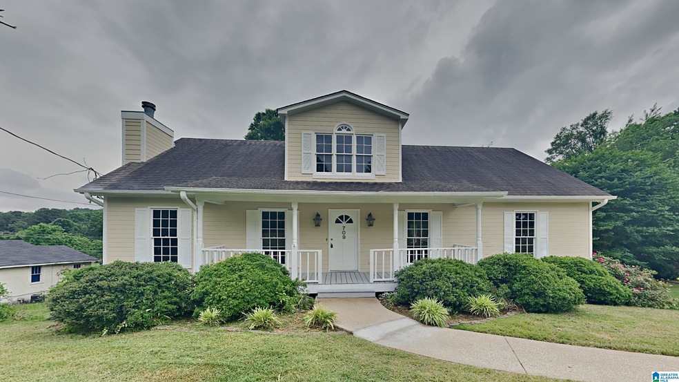 709 Gable Dr, Center Point, AL 35215 - photo 1