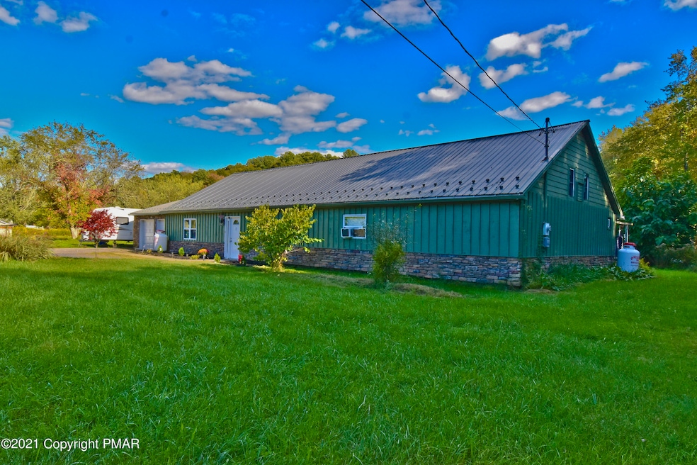 4103 Manor Dr, Stroudsburg, PA 18360 - photo 1