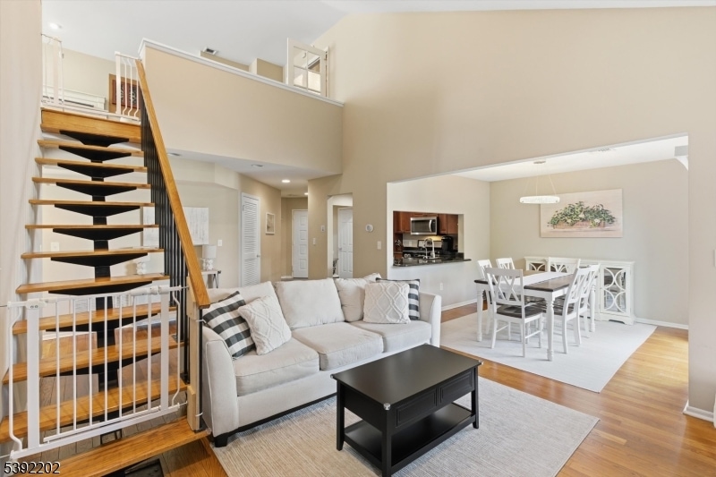 122 Quartz Ln, Paterson, NJ 07501 - photo 1