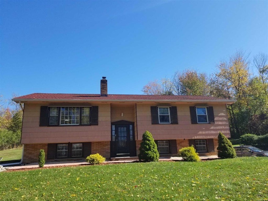 9 Anthony Dr, Wappingers Falls, NY 12590 - photo 1