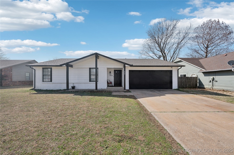 419 W Quanah Place, Broken Arrow, OK 74011 - photo 1