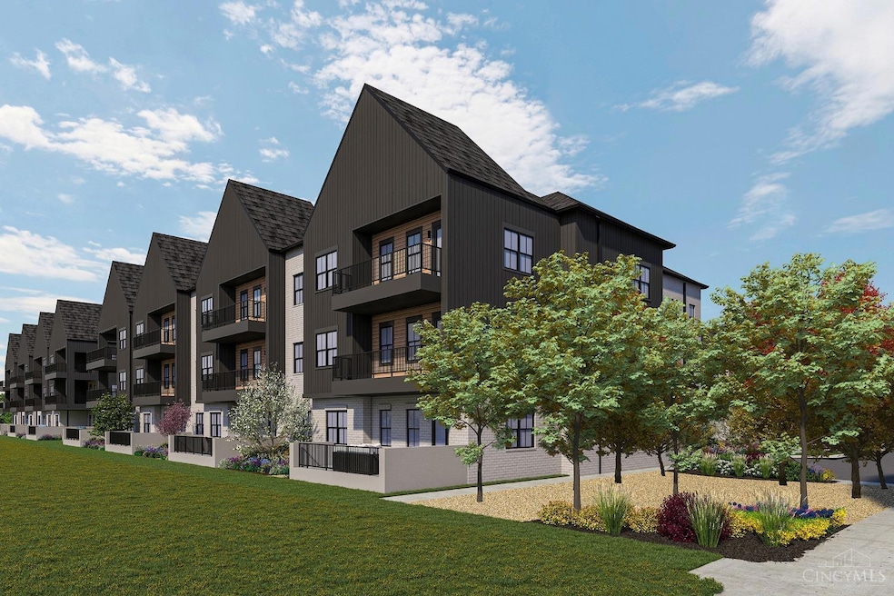 4270 Parkview Dr, Blue Ash, OH 45242 - photo 1