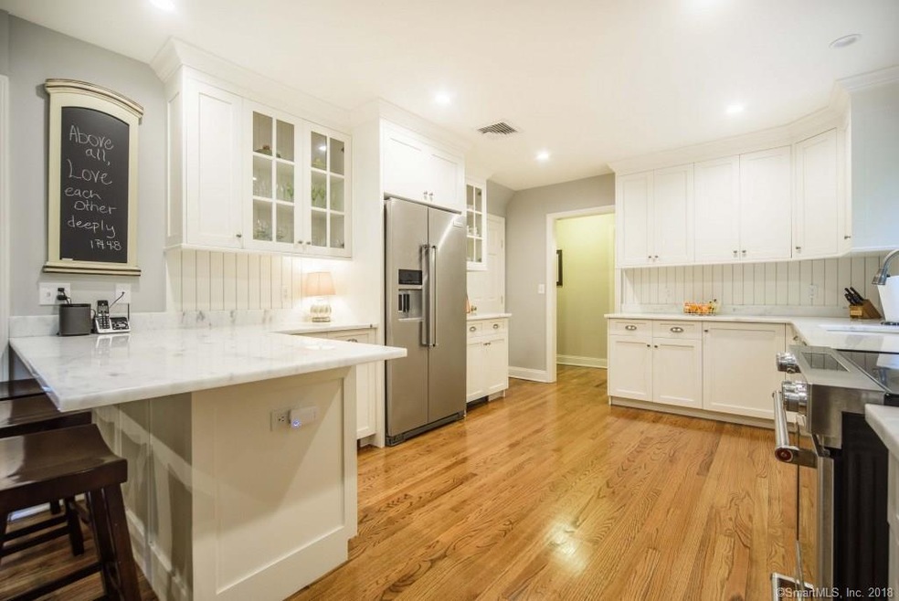 1256 Catamount Rd, Fairfield, CT 06824 - photo 1