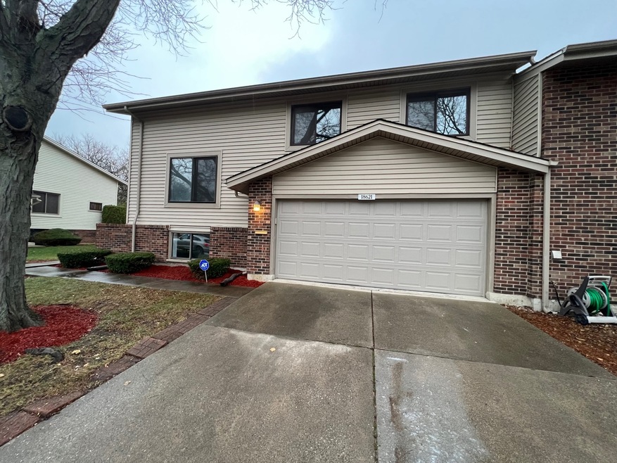 18621 Golfview Dr, Hazel Crest, IL 60429 - photo 1