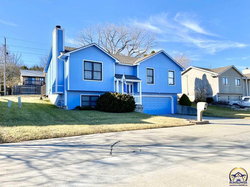 3635 SW Skyview Dr, Topeka, KS 66614 - photo 1