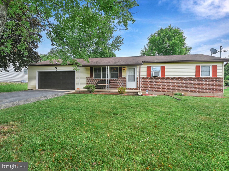 920 Albert Dr, Orwigsburg, PA 17961 - photo 1