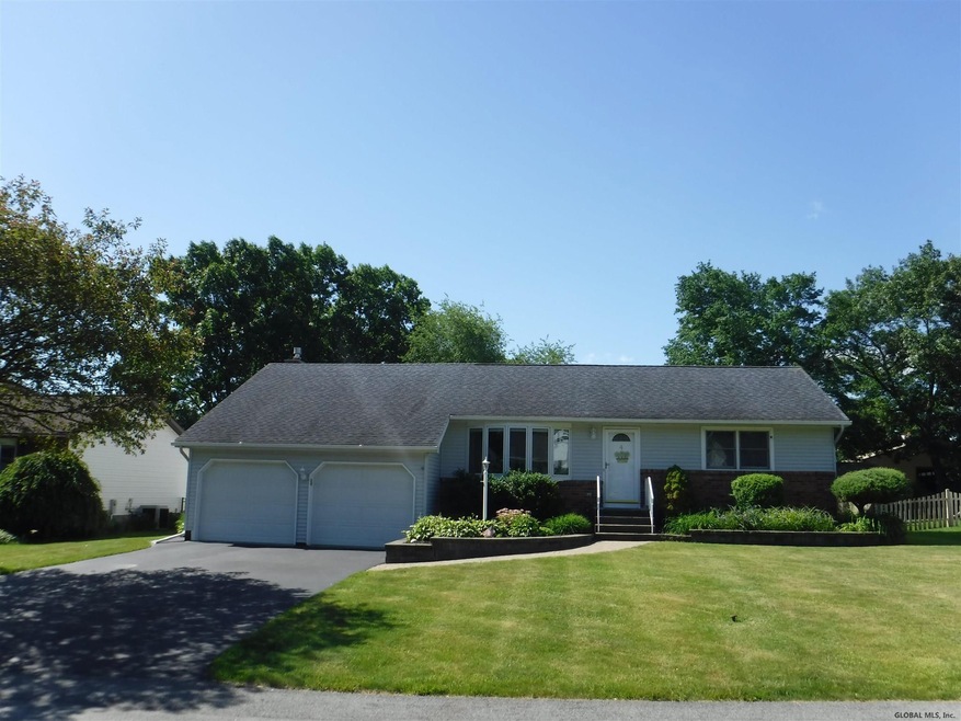 4 Rolling Hills Rd, Schenectady, NY 12309 - photo 1