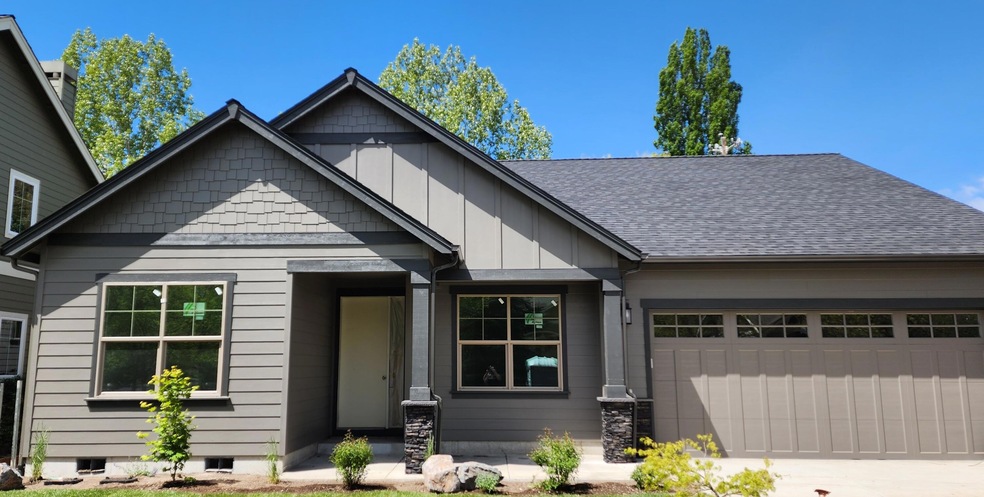 63513 Stacy Ln, Bend, OR 97701 - photo 1