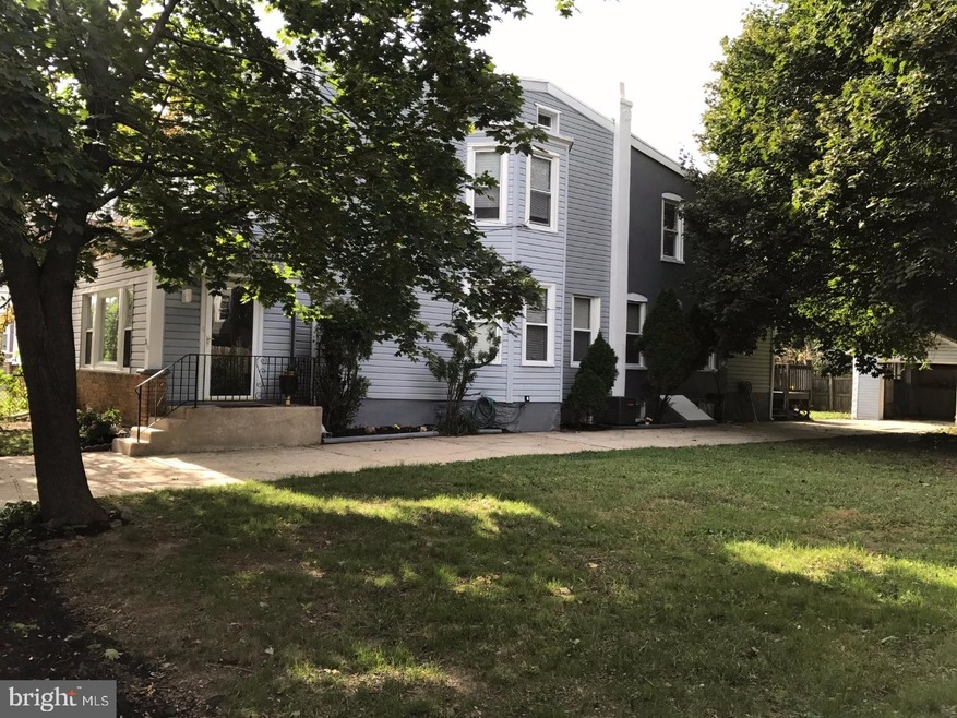 211 Pusey Ave, Darby, PA 19023 - photo 1