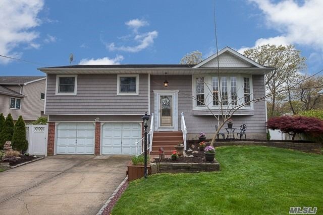 134 Bretton Rd, Hauppauge, NY 11788 - photo 1