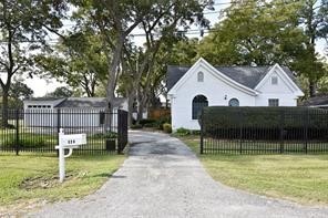 824 W 32nd St, Houston, TX 77018 - photo 1