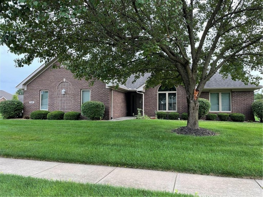 5121 Columbia Dr, Columbus, IN 47203 - photo 1