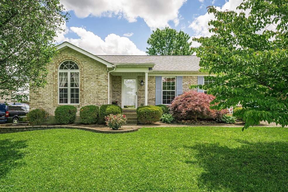 302 Aulbern Dr E, Mount Washington, KY 40047 - photo 1