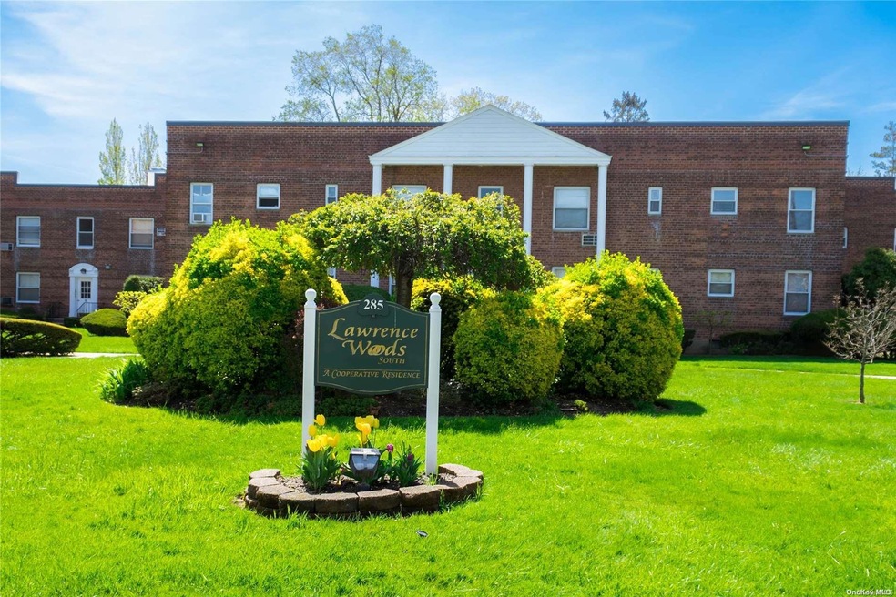 285 Central Ave unit A4, Lawrence, NY 11559 - photo 1