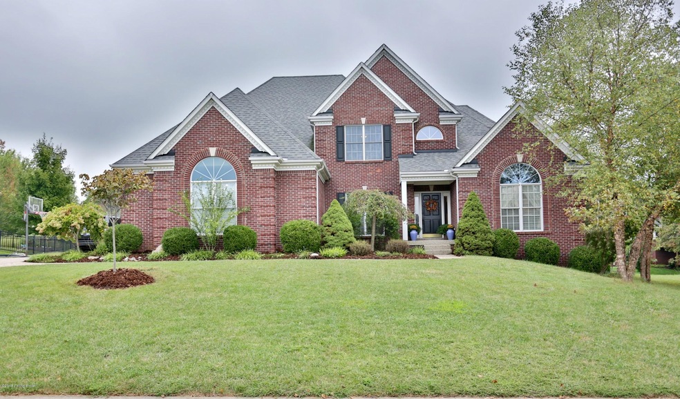 Welcome Home to 12804 Creekbend Court