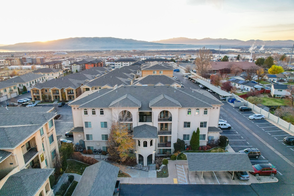 1030 N 995 W unit 905, Orem, UT 84057 - photo 1