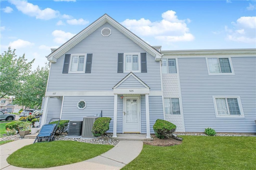 525 Correll Ave unit 17, Staten Island, NY 10309 - photo 1