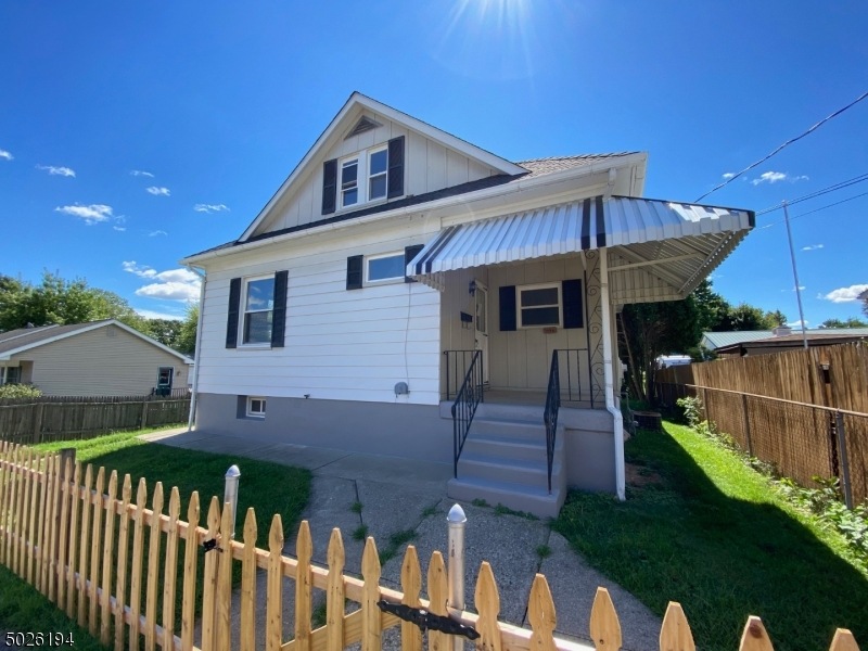 994 Mill St, Phillipsburg, NJ 08865 - photo 1