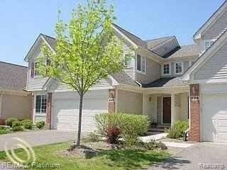 496 Lilly View Front.jpg