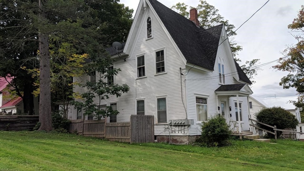 21 Pleasant St, Franklin, NH 03235 - photo 1