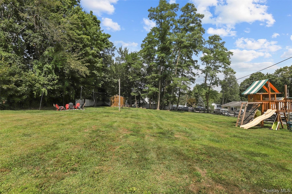 5 Bedford Rd, Lake Carmel, NY 10512 - photo 1