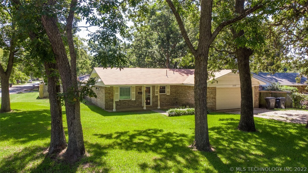 1200 C St SE, Ardmore, OK 73401 - photo 1