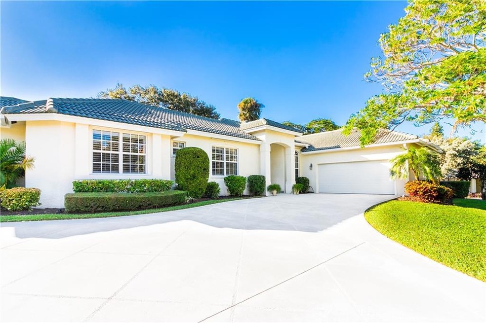 Inviting gas-heated pool & spa